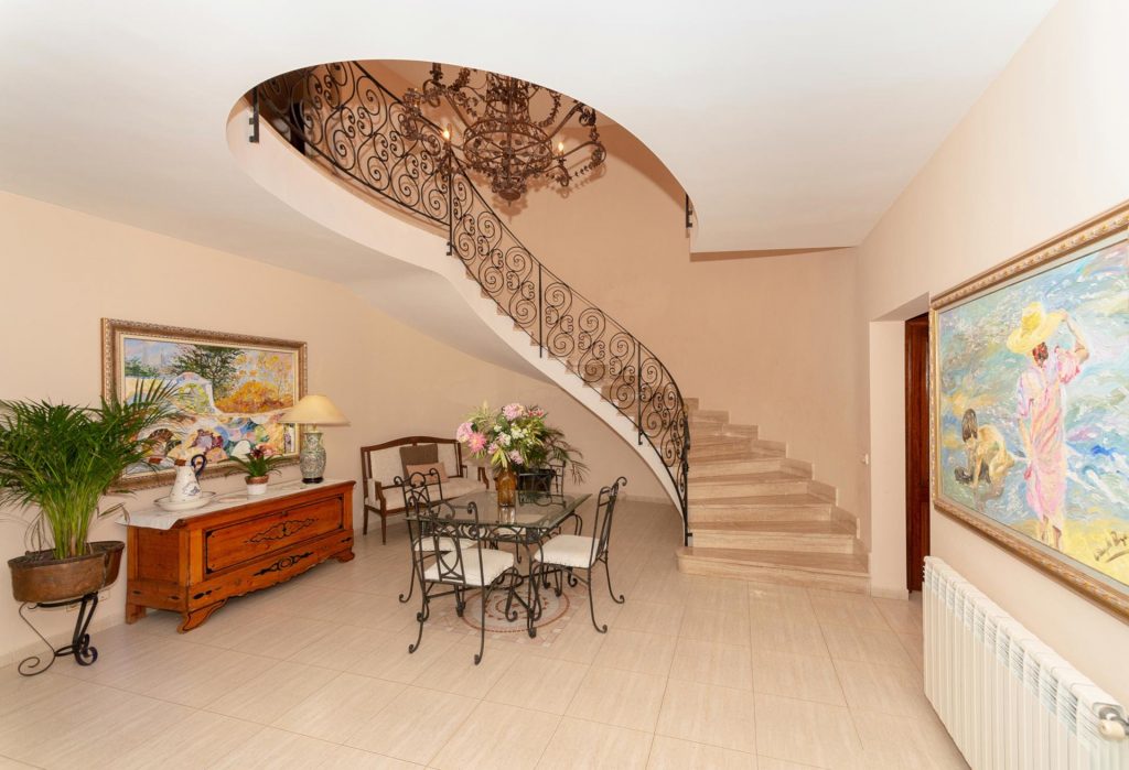 [#Beginning of Shooting Data Section]
Image Size:L (7360 x 4912), FX
08/10/2018 14:47:16.50
Time Zone and Date:UTC, DST:OFF
RAW (14-bit)
Artist:Tony Fletcher                       
Copyright:Do Not Copy                                           
Nikon D800
Lens:14mm f/2.8D
Focal Length:14mm
Focus Mode:AF-C
AF-Area Mode:Dynamic, 9 points
VR:
AF Fine Tune:OFF
Aperture:f/6.3
Shutter Speed:1/60s
Exposure Mode:Programmed Auto
Exposure Comp.:0EV
Exposure Tuning:
Metering:Center-Weighted
ISO Sensitivity:ISO 640
Device:SB-800
Flash Sync Mode:Front Curtain
Flash Mode:i-TTL-BL, +1.0EV (Camera: 0EV, Speedlight: +1.0EV)
Bounce Flash/Nikon Diffusion Dome
White Balance:Flash, 0, 0
Color Space:Adobe RGB
High ISO NR:OFF
Long Exposure NR:OFF
Active D-Lighting:OFF
Image Authentication:
Vignette Control:Normal
Auto Distortion Control:OFF
Picture Control:[NL] NEUTRAL
Base:[NL] NEUTRAL
Quick Adjust:-
Sharpening:2
Contrast:0
Brightness:0
Saturation:0
Hue:0
Filter Effects:
Toning:
Optimize Image:
Color Mode:
Tone Comp.:
Hue Adjustment:
Saturation:
Sharpening:
Latitude:
Longitude:
Altitude:
Altitude Reference:
Heading:
UTC:
Map Datum:
[#End of Shooting Data Section]